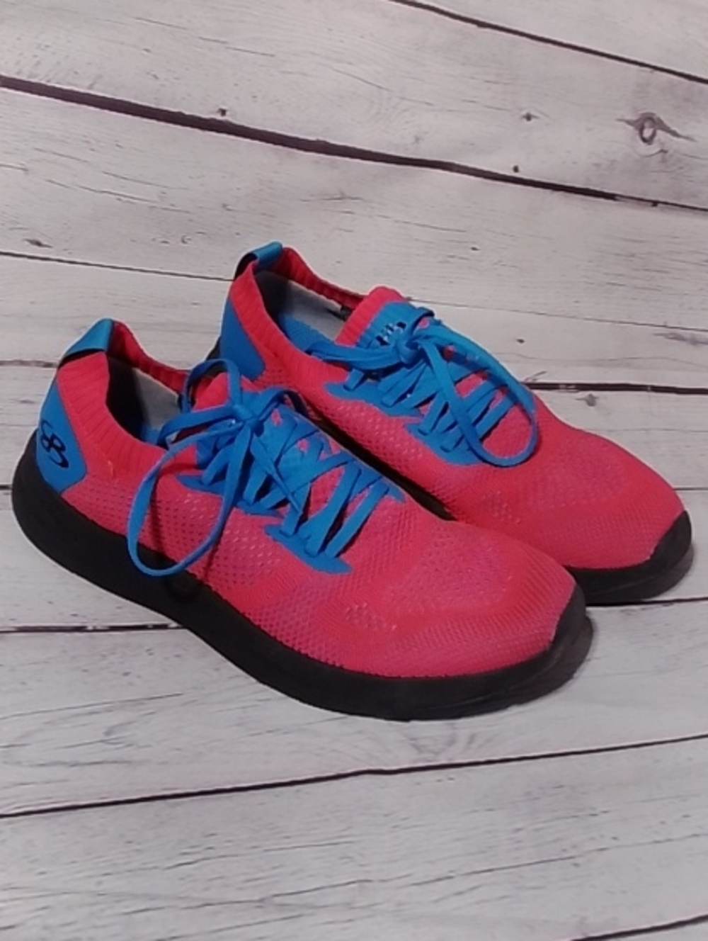 Men's Athletic Runner in Pink with Blue Accents